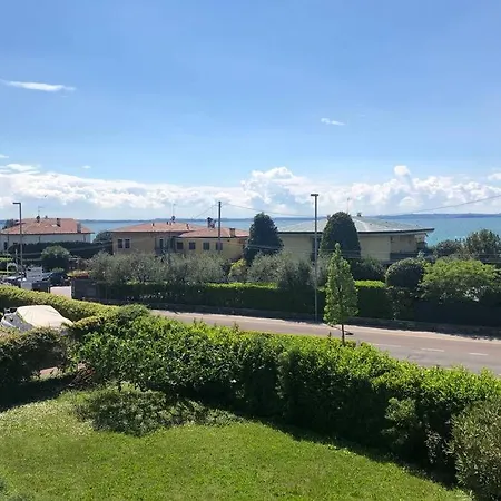アパート Nice Facing The Lake バルドリーノ
